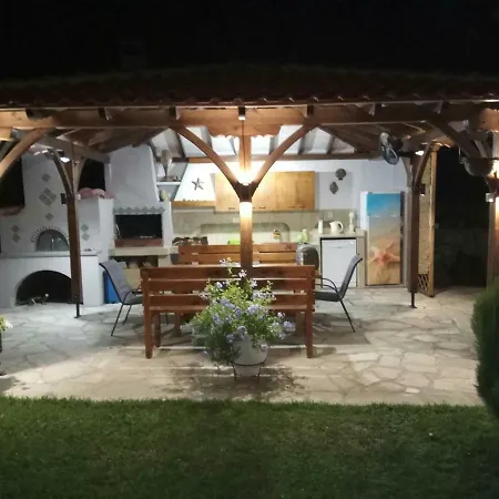 Antonis House Hébergement de vacances *