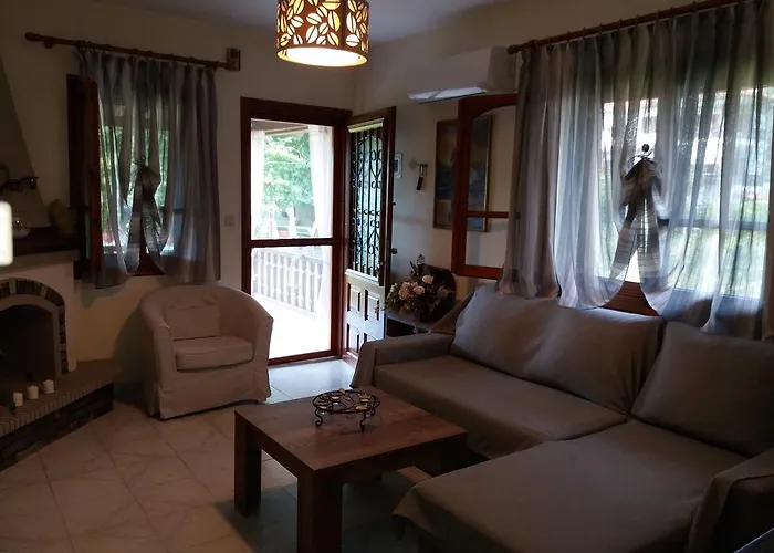 Antonis House * فوروفورو