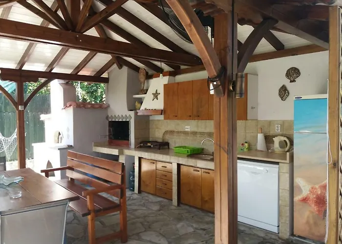 Antonis House * فوروفورو