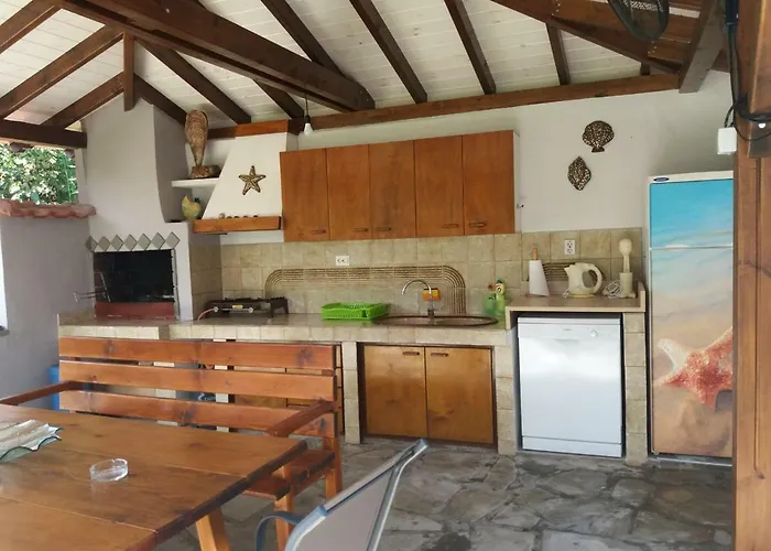 Antonis House بيت للعطل